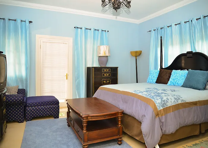 Khastle Khodero Bed & Breakfast 3*